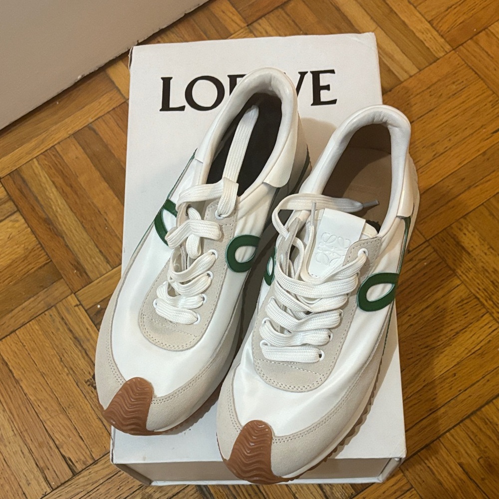 Loewe sneakers. Size 39